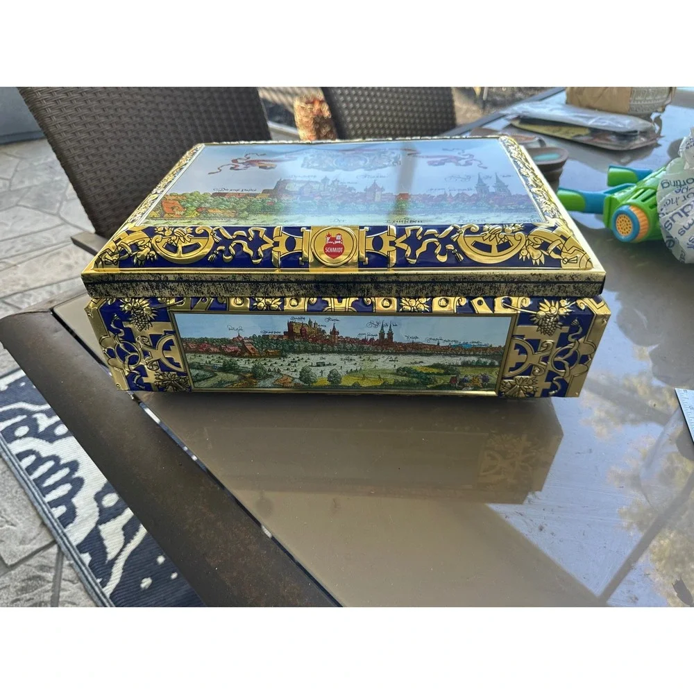 Vintage 2001 E Otto Schmidt Nuremberg Germany Large Lebkuchen Biscuit Tin Chest